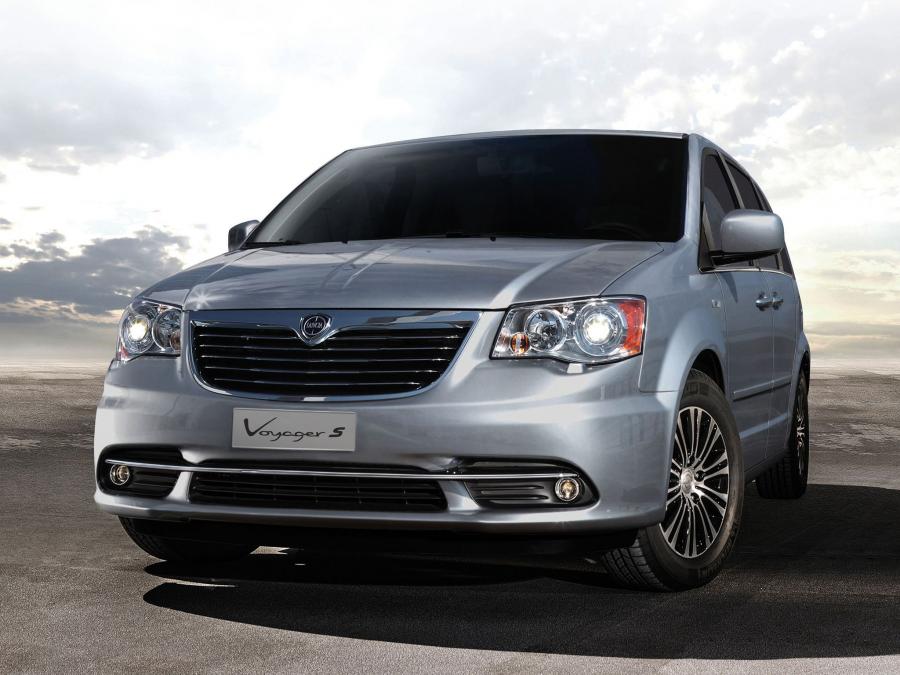  Lancia Voyager S 2013 года  (фото 1 из 4)
